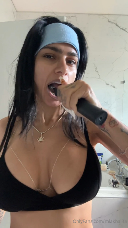 Mia-Khalifa-Pic-6.jpg