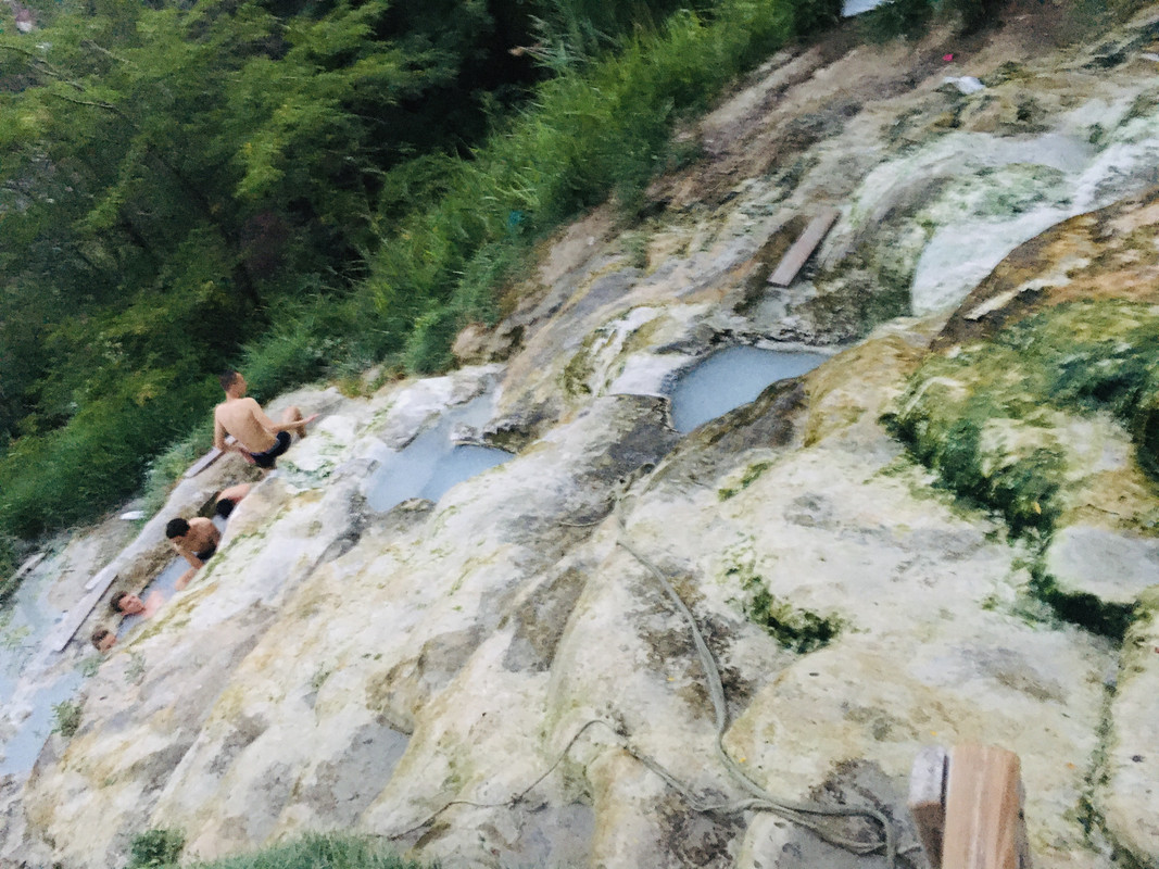 9B29D5A5-8D90-4CFC-BF86-49A9524CEB03