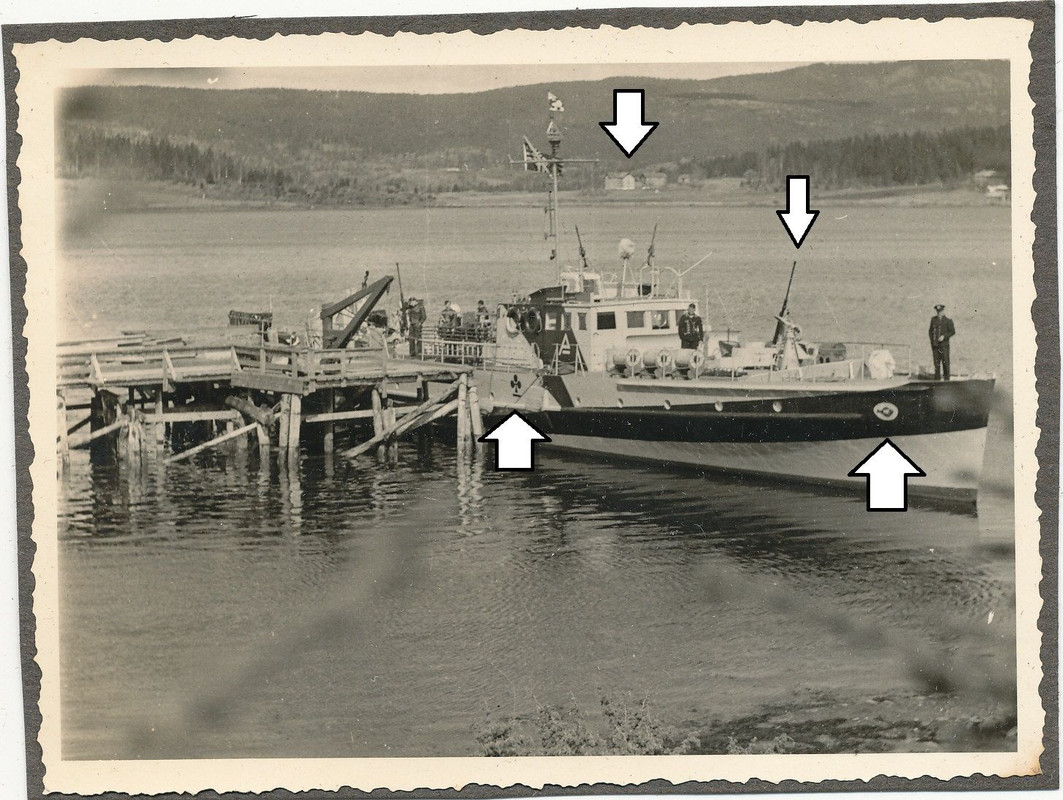 FOTO WK2 HAFEN MELÖY NORWEGEN R-BOOT MIT KENNUNG