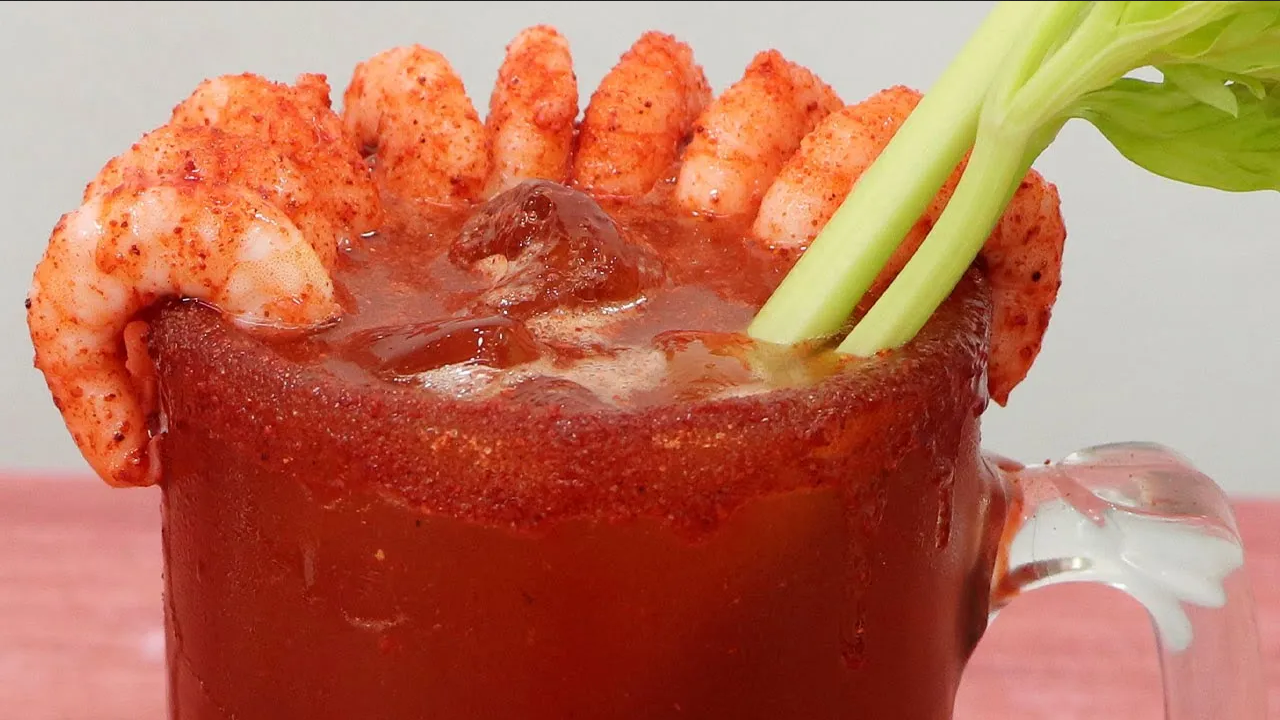 ¿Cómo preparar michelada con camarones? Receta fácil para una bebida refrescante