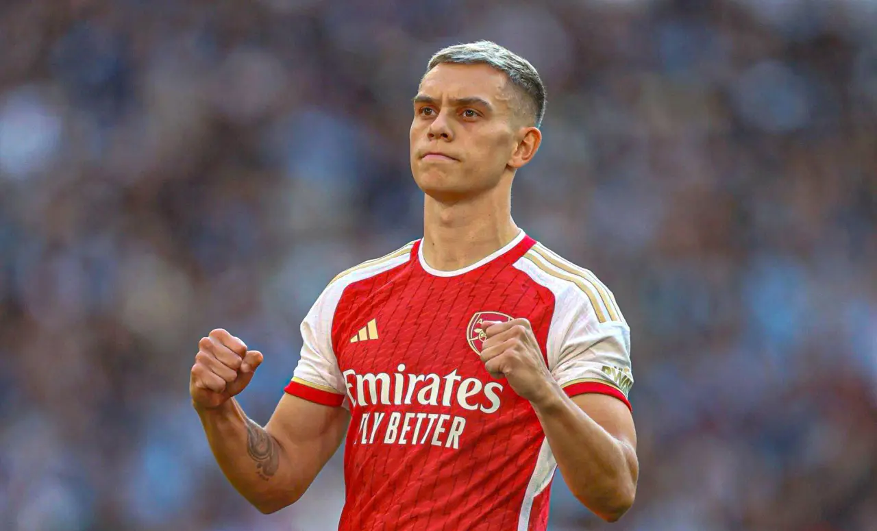 Leandro Trossard playing for Arsenal