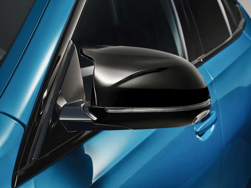 P90492287_highRes_the-new-bmw-x6-m60i-