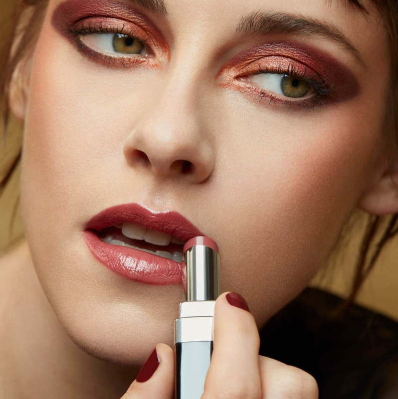 Kristen Stewart volto del make-up Chanel FW23