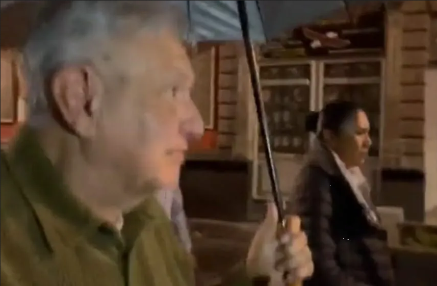 AMLO cena en privado con gobernadores, 'corcholatas' y Delfina Gómez