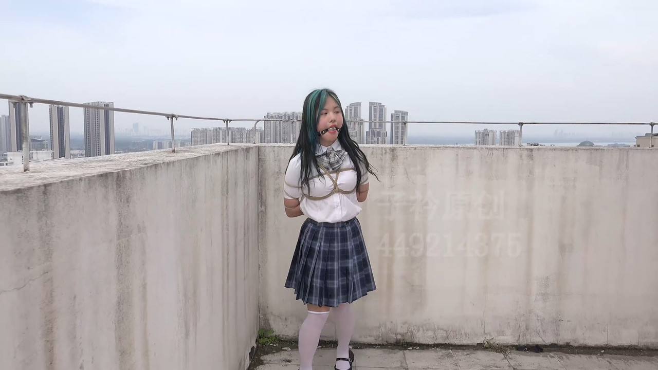 子衿原创 琦琦五花口球大量口水室外挑战爬楼梯.mp4_20230615_185310.596