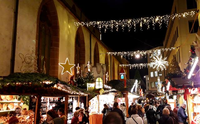 ALSACIA EN NAVIDAD Y MONTREUX CON PAPÁ NOEL - Blogs de Europa Central - 4 Dic: Riquewihr y vuelta a Basilea por la huelga (17)
