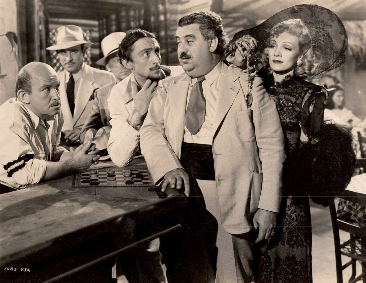 Marlene Dietrich e30