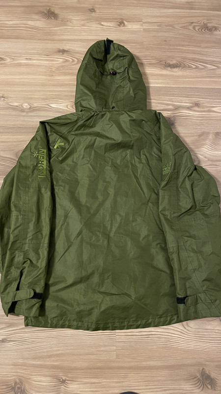 4ACC623C-5EC3-489C-80C5-C866F9C25EE7