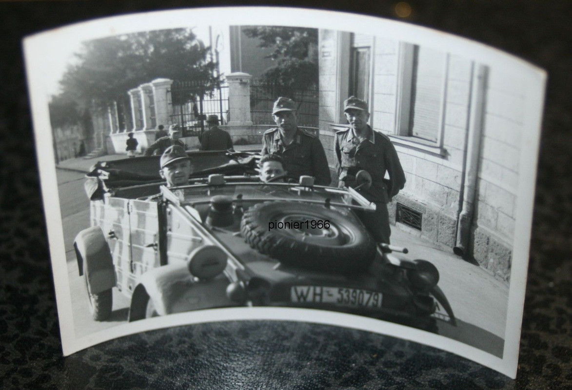 WH-Kübelwagen mit Tarnanstrich