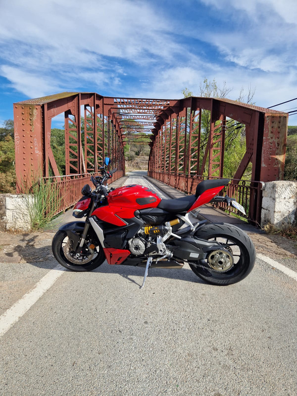 CDC0E1E0-7AF5-4AA3-AF99-0ECCBFB0F692