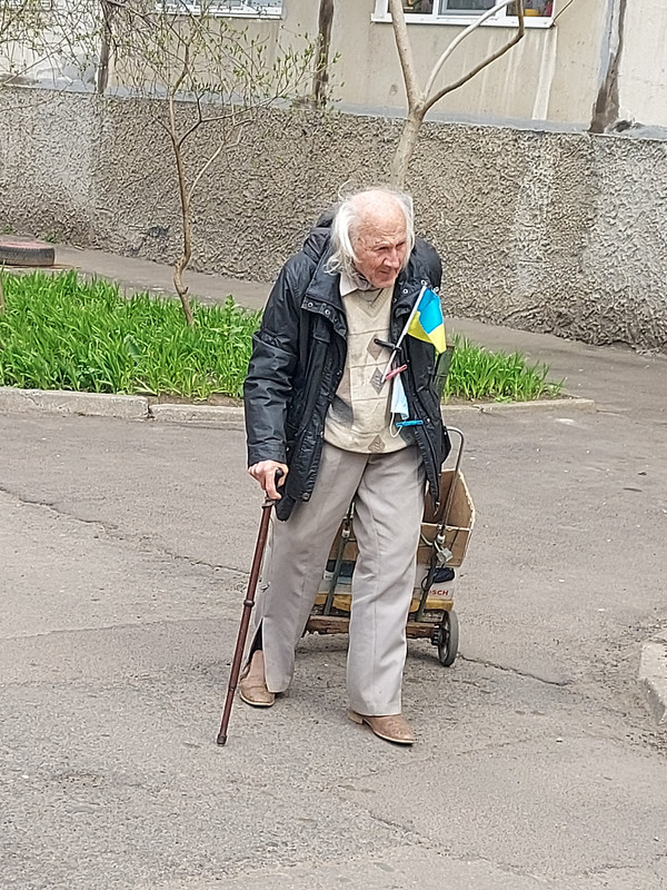 Дед с кравчучкой