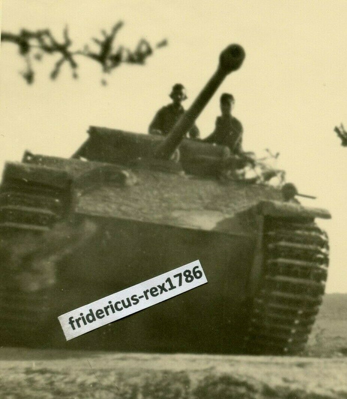 Foto 3 Panzer V Panther 19. Pz Div. Warka-Brückenkopf Warschau 44 camo HKL