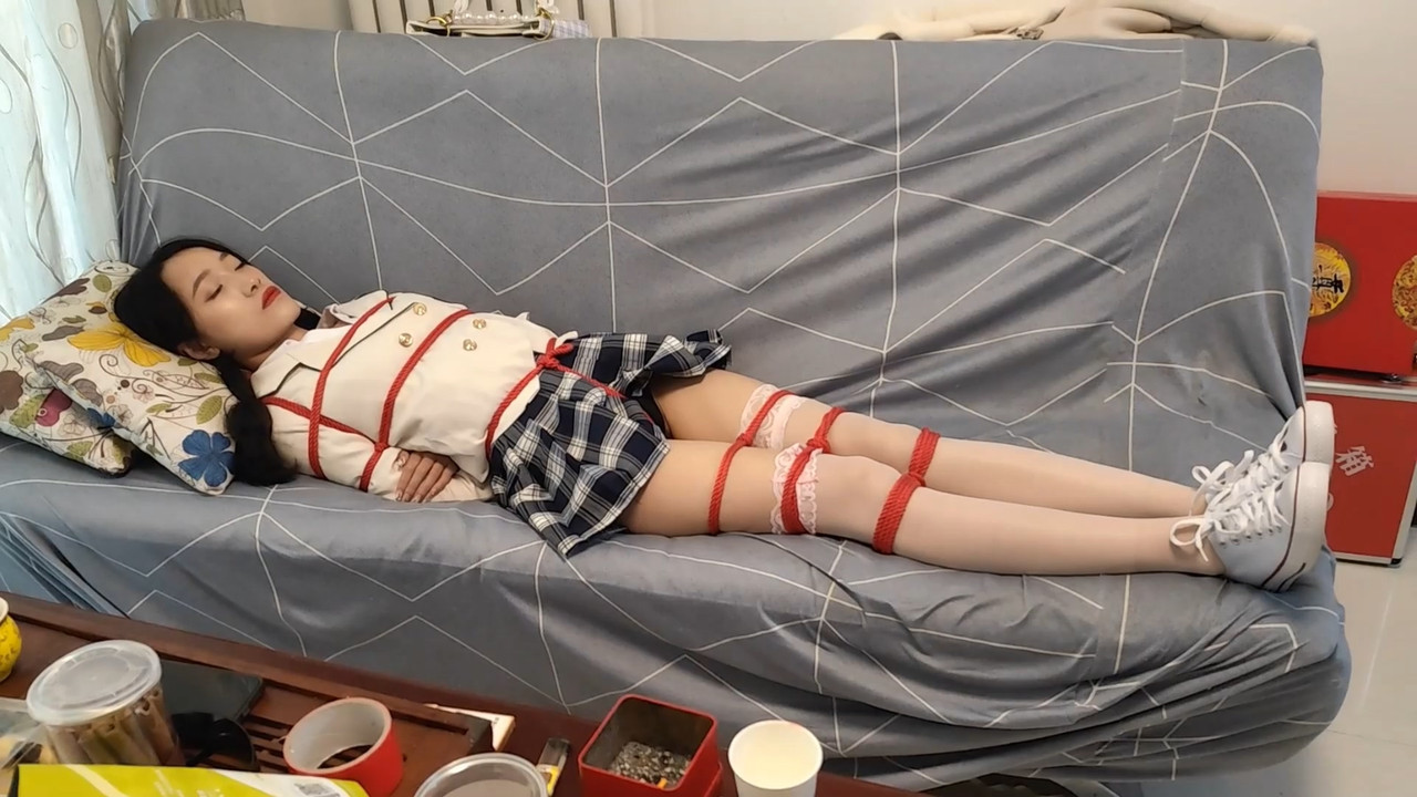 随心原创 雅熙 JK服的夫人.mp4_20220817_185221.256