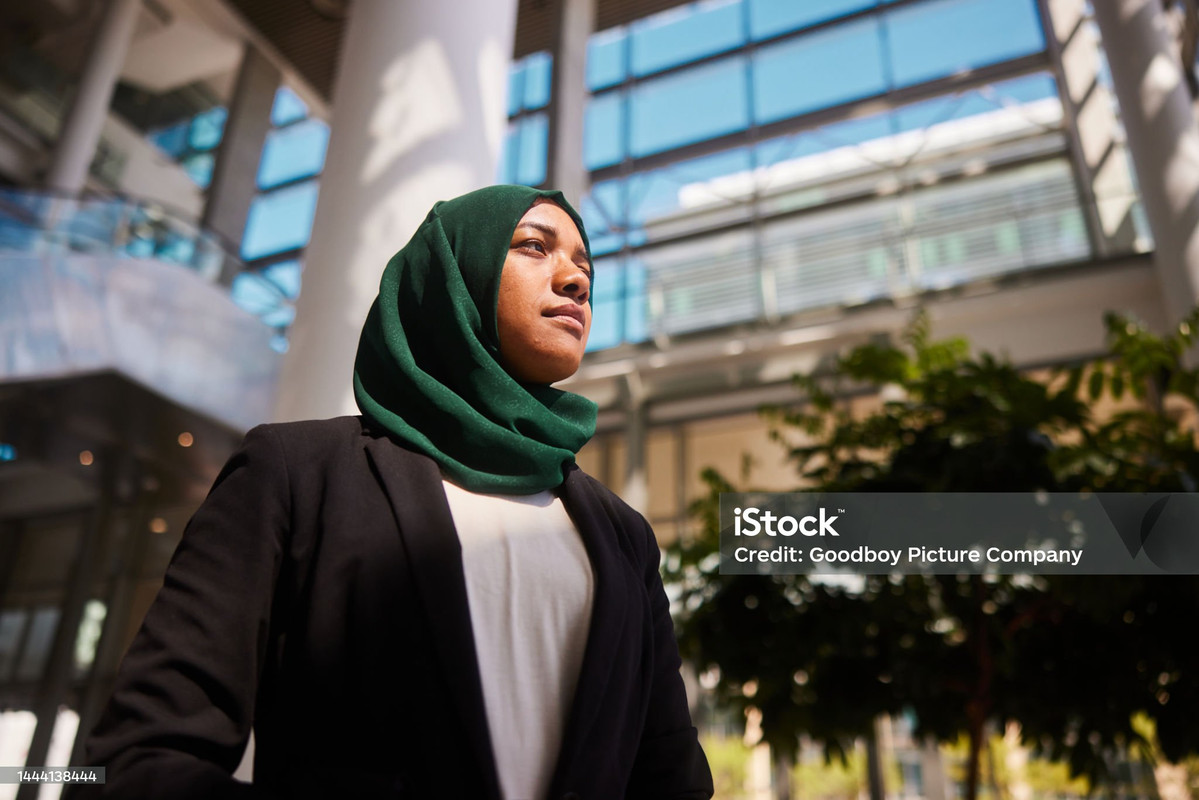 C:\Users\lenovo\Pictures\Saved Pictures\muslim woman\istockphoto-1444138444-2048x2048.jpg