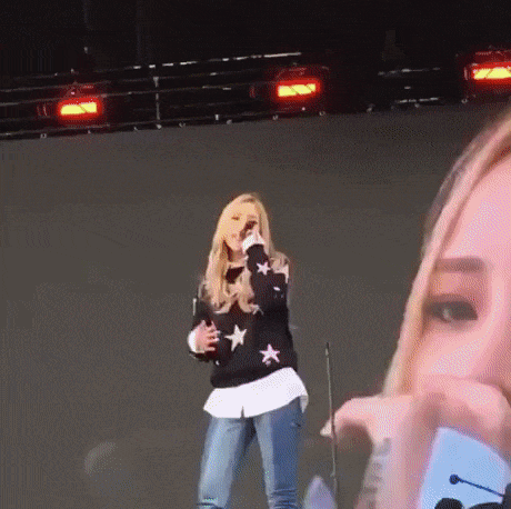 https://i.postimg.cc/vBk9JJb6/4.gif