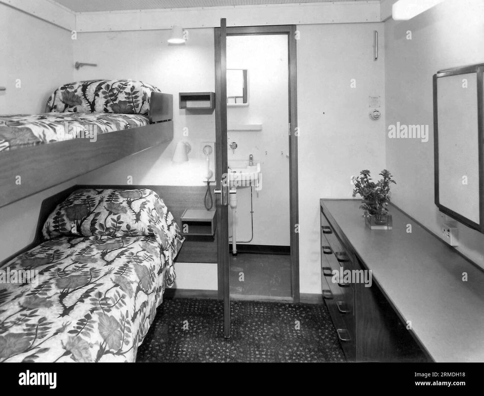 Pass-Cabin-002.jpg