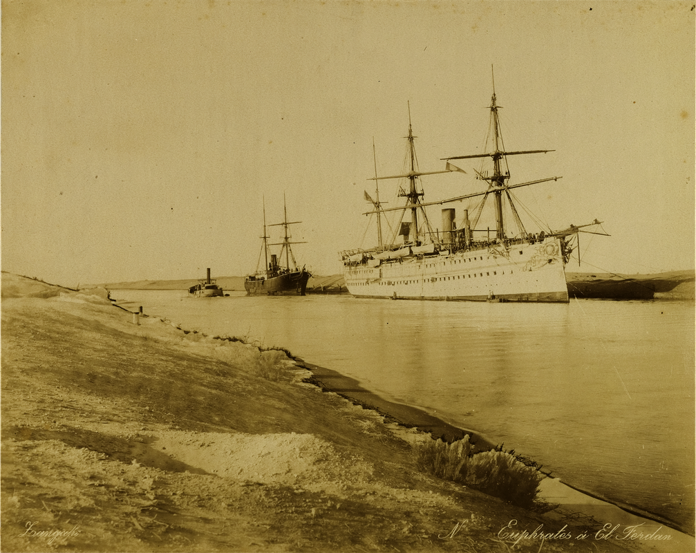 HMS Euphrates у El Ferdan в Суэцком канале