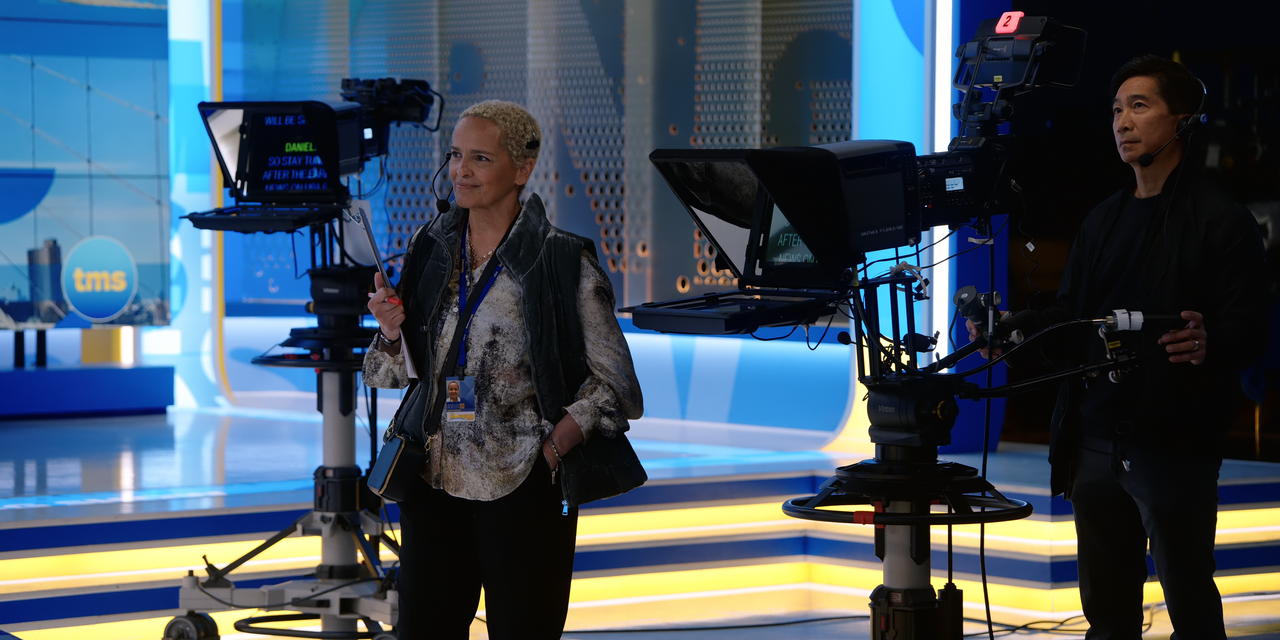 The.Morning.Show.S02E08.Confirmations.2160p.10bit.ATVP.WEB-DL.DDP5.1.HEVC-Vyndros.mkv_snapshot_08.15