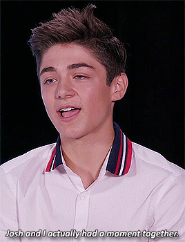 tumblr_pmmnxb0kL41vakf4uo1_400