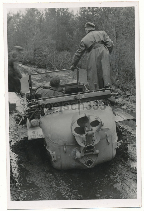 Foto VW Schwimmwage­n Typ 166 Geländewage­n PKW Boot Motor Kfz K