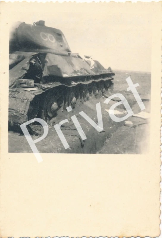 Foto WK2 Gebirgsjäger Division 1 99 Schlacht bei Charkоw russischer Panzer M1 20