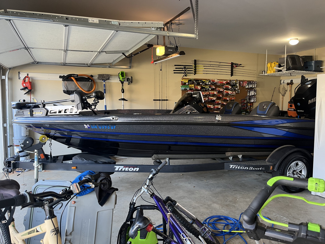 93057305-A63F-474D-82F6-475892CDAB88