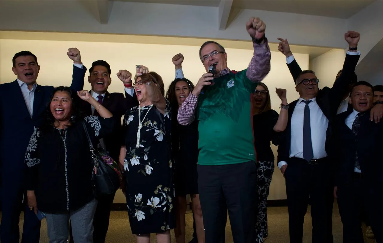 Ebrard propone que ‘corcholatas’ puedan recibir donaciones de 5 mil pesos