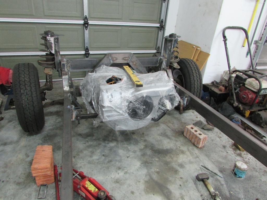 VW Truck Engine & Gearbox mounted (1)