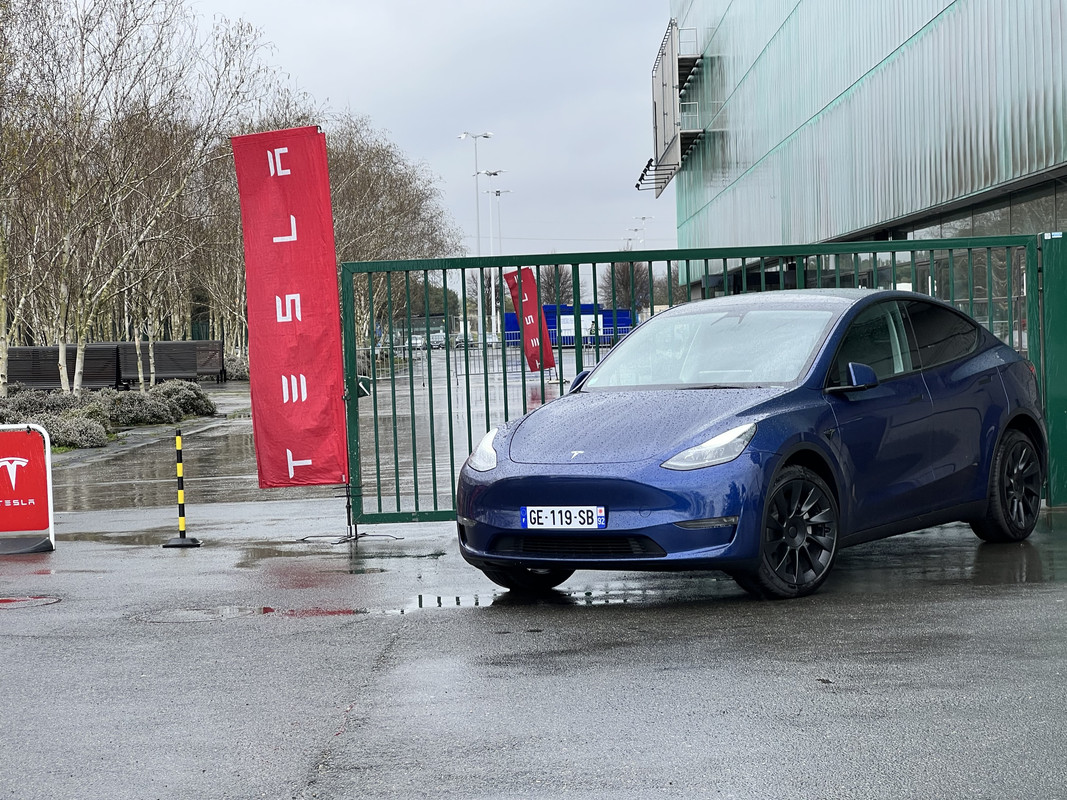 19E73A24-6B77-4280-8569-53DC9038CC9E