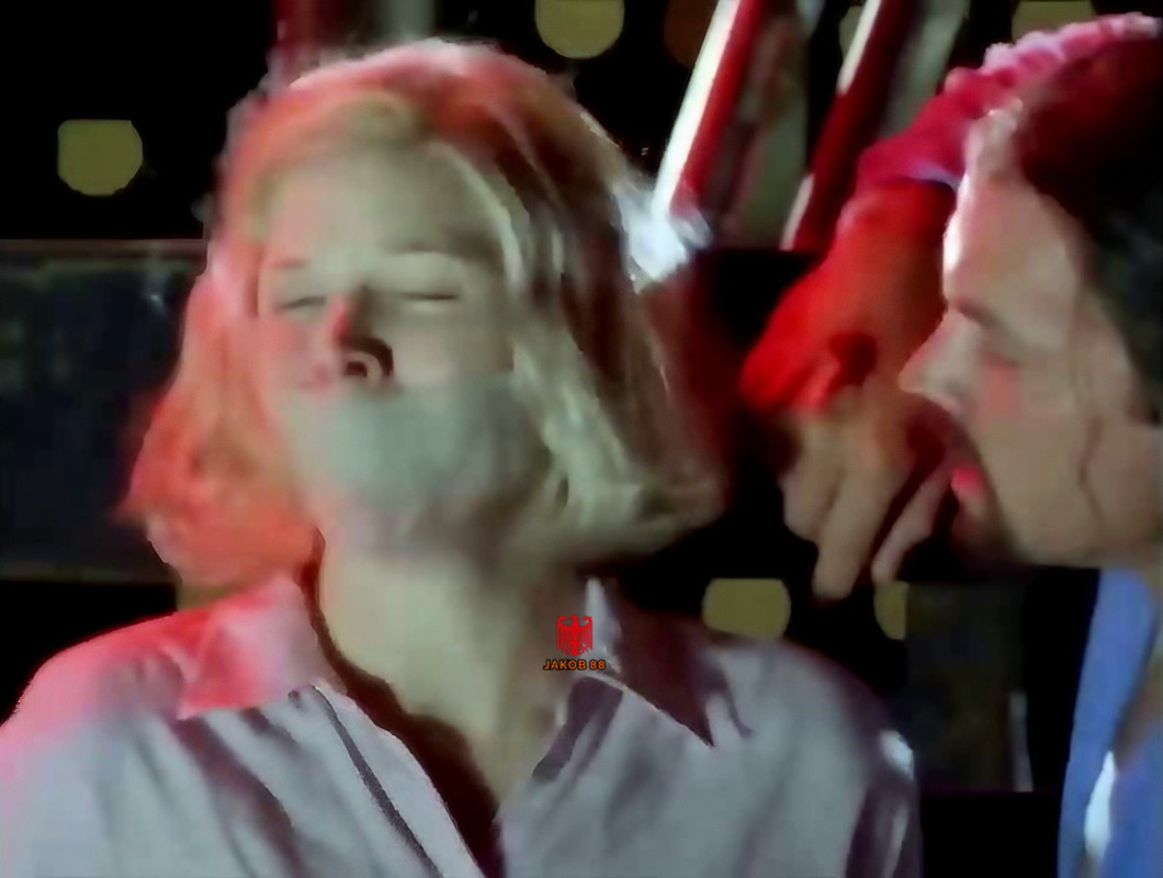 Karen Cliche 4 - Dr. Jekyll and Mr. Hyde 2000