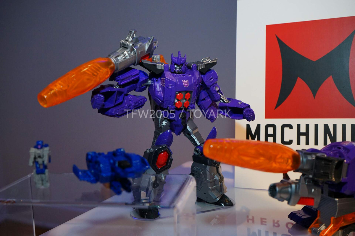 NYCC2015-Transformers-035