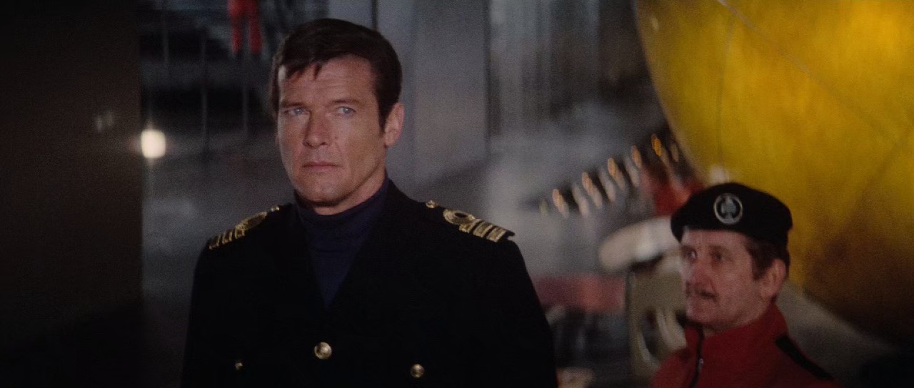 The-Spy-Who-Loved-Me-1977-Blu-Ray-Hindi-English-1080p-10bit-x265-HEVC-DDP-5-1-ESub-mkv-0005