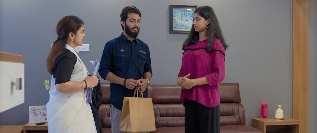 Parannu Parannu Parannu Chellan 2025 WebRip [Malayalam] 480p 720p ESub Screenshot