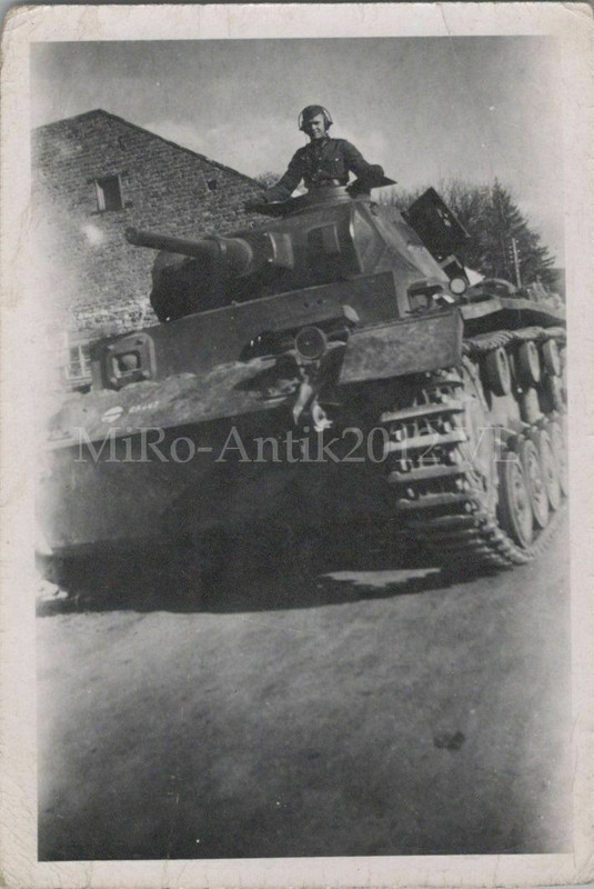 Foto, Panzer-Rgt. 35, Panzermann in Panzer 3 (1), VL(80119)