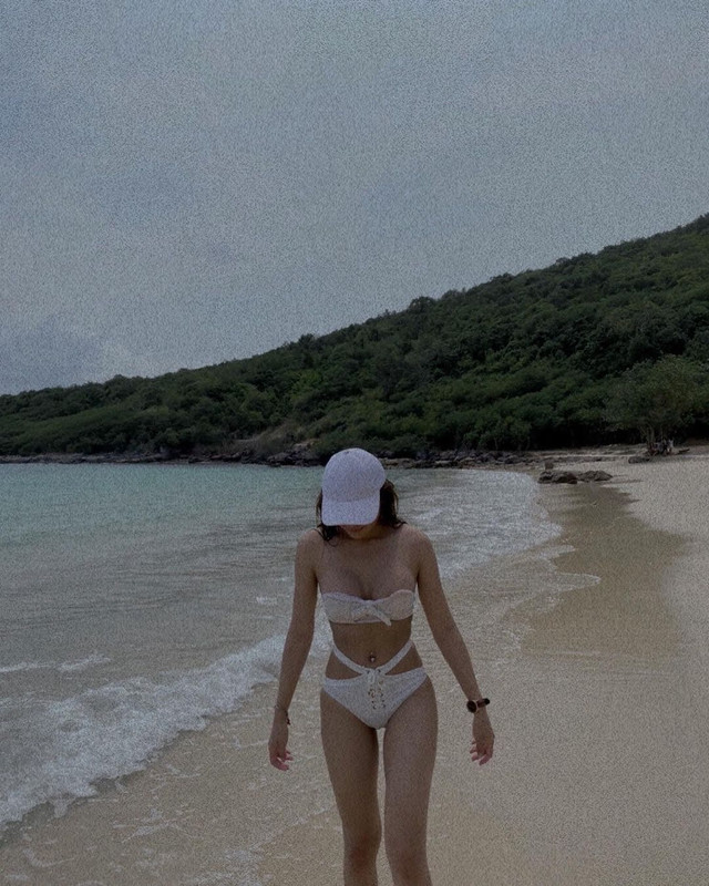 1CA54D93-C7C3-4D3B-A907-E8E1DD9BE634