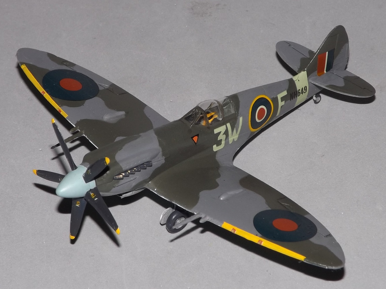 Fujimi_Spitfire14C FP