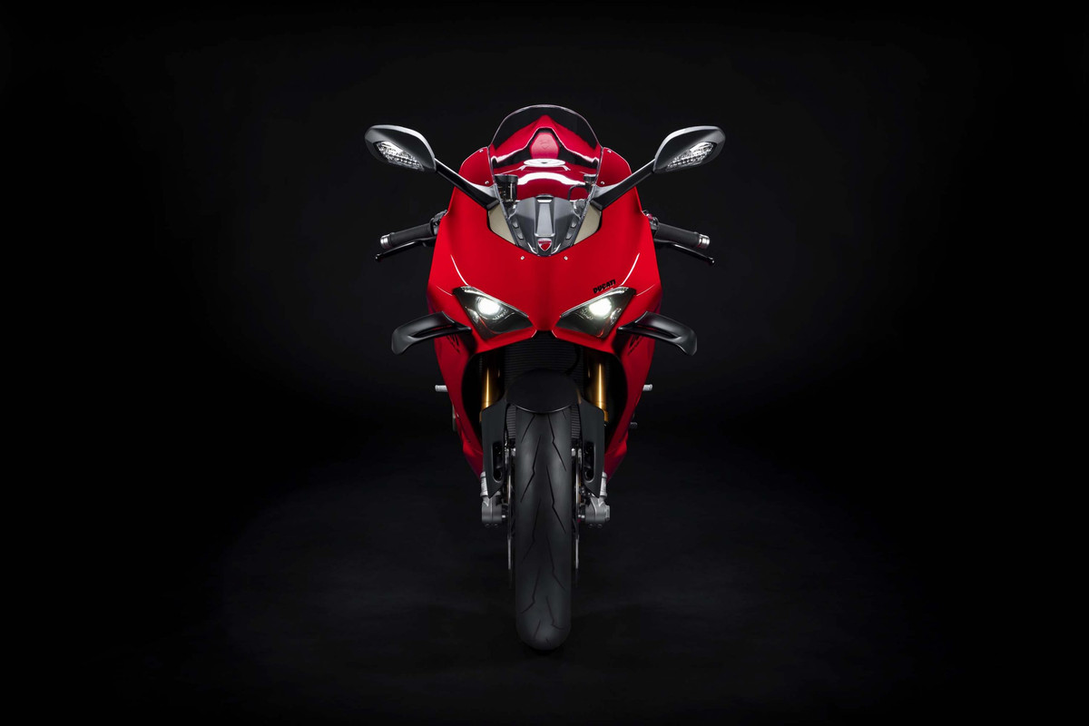 Фотографии Ducati Panigale V4 2022