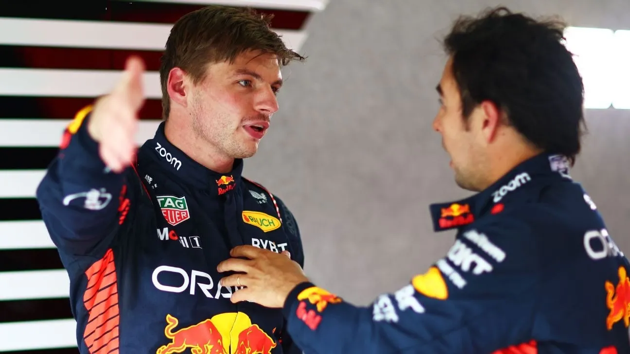Max Verstappen furioso acusa a Checo Pérez: “Me empujó, ¿qué carajo le pasa?”