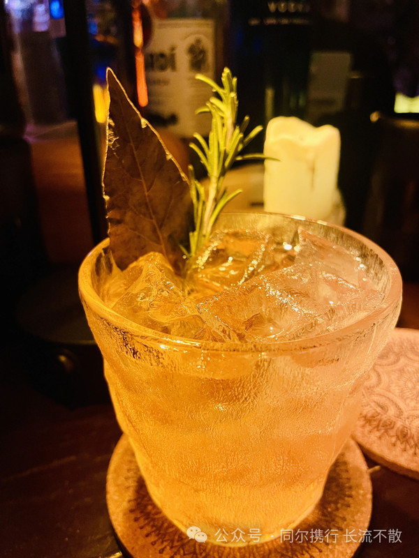 可能由于网络问题没显示出来