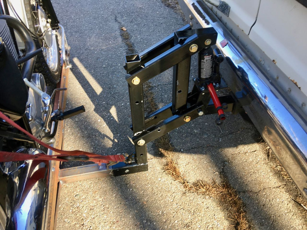 Jack-up rear carrier