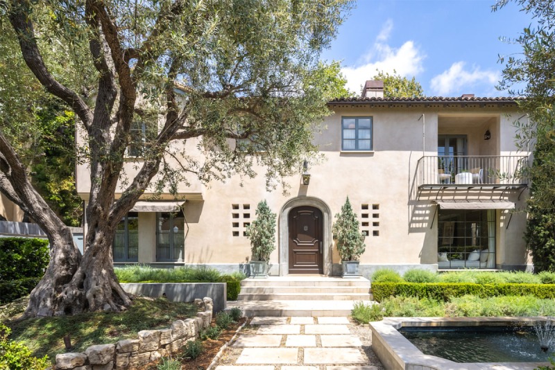 Un hombre armado intentó ingresar a la casa de Alexandra Daddario