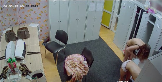 [Image: Voyeur10405083712.jpg]