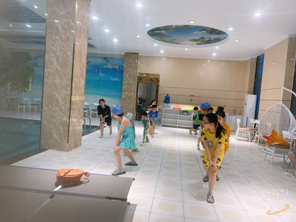 lớp bơi hè