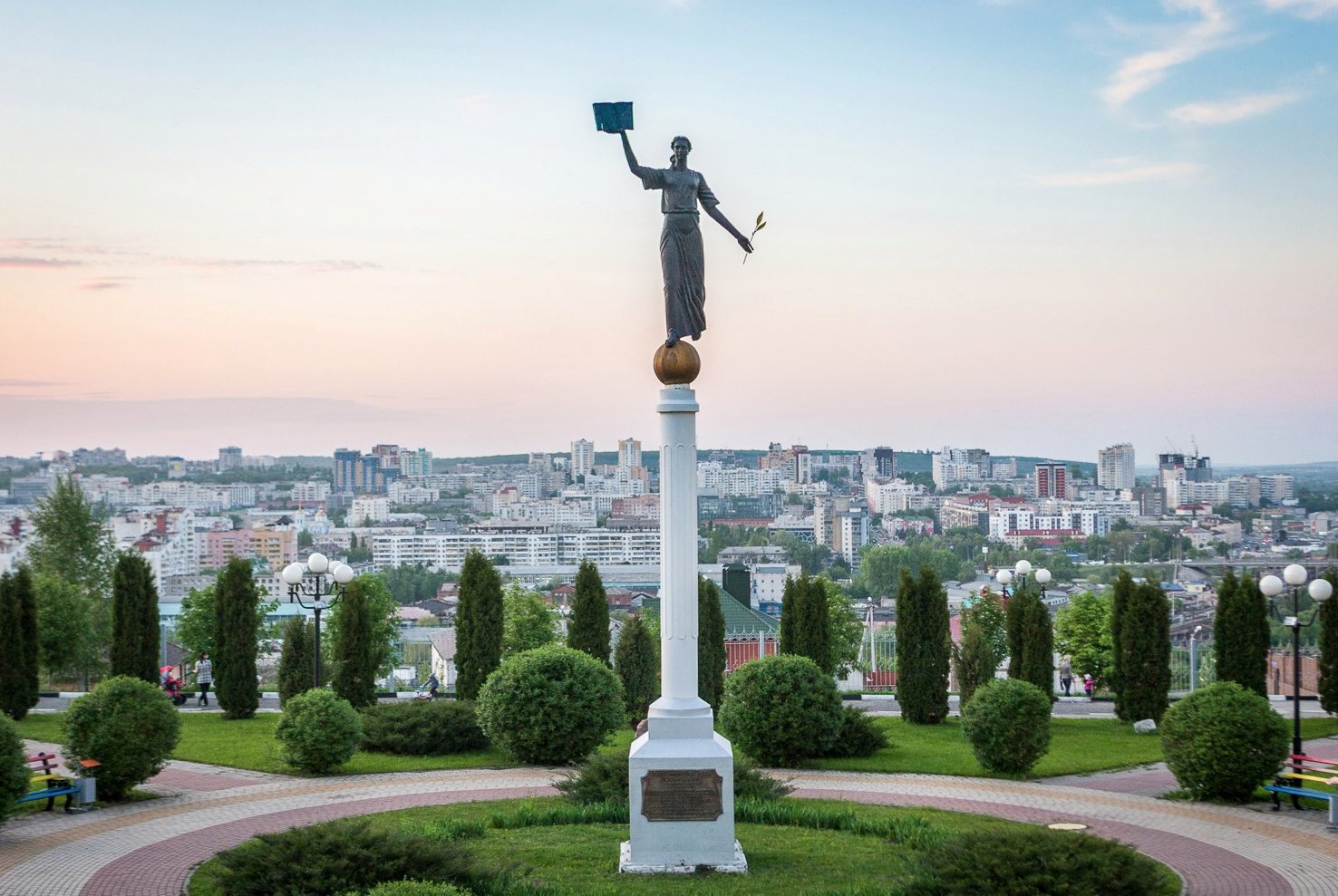 Белгород в топе городов. Смотровая площадка Белгород БГТУ Шухова. Смотровая площадка Шухова Белгород. Смотровая площадка Белгород БГТУ Шухова памятник.