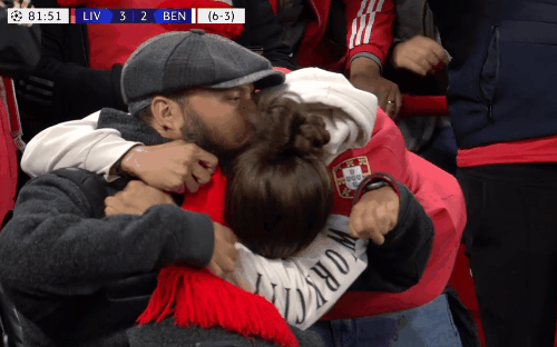 liverpool-benfica-adeptos.gif