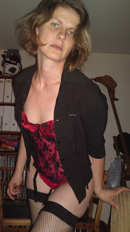 [Image: Helena-26.jpg]