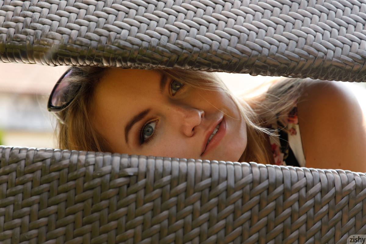 full_001_2274135346054359