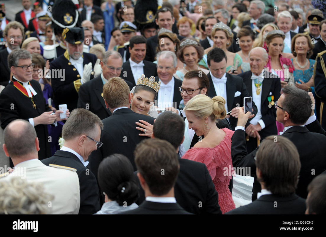 the-newly-wed-crown-princess-couple-crown-princess-victoria-of-sweden-D59CH5