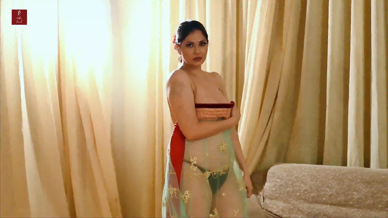 Diwali Surprise Aabha Paul 720p_x-matroska.mkv_snapshot_04.21_[2021.11.05_11.57.26]