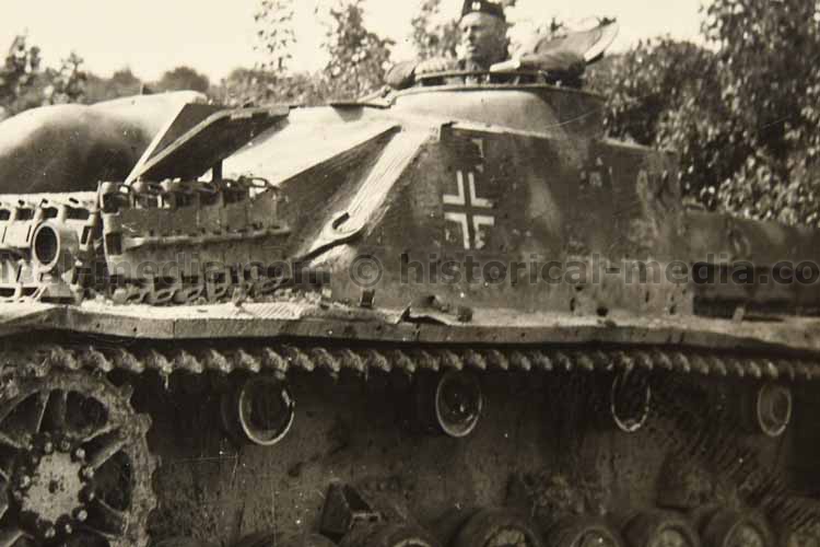 US GI Photo photo of a captured StuG IV  (2)